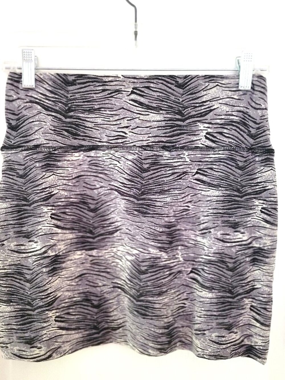 ELEGANT ZEBRA-PRINT STRETCH MINI SKIRT